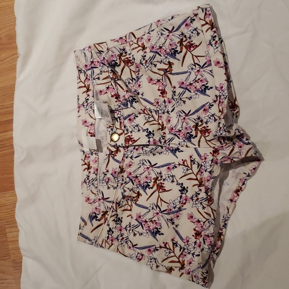 H&M floral shorts